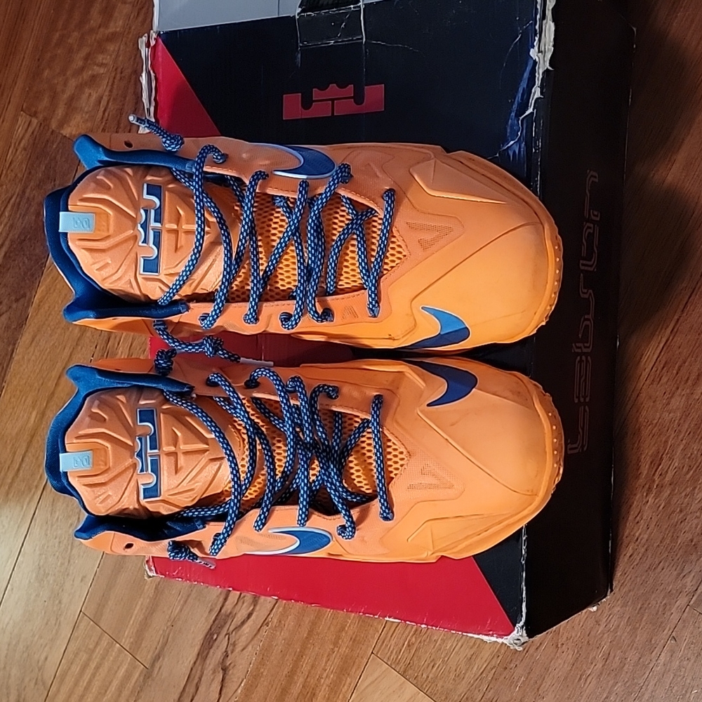 Nike LeBron XI Men’s Basketball Sneakers 616175-800